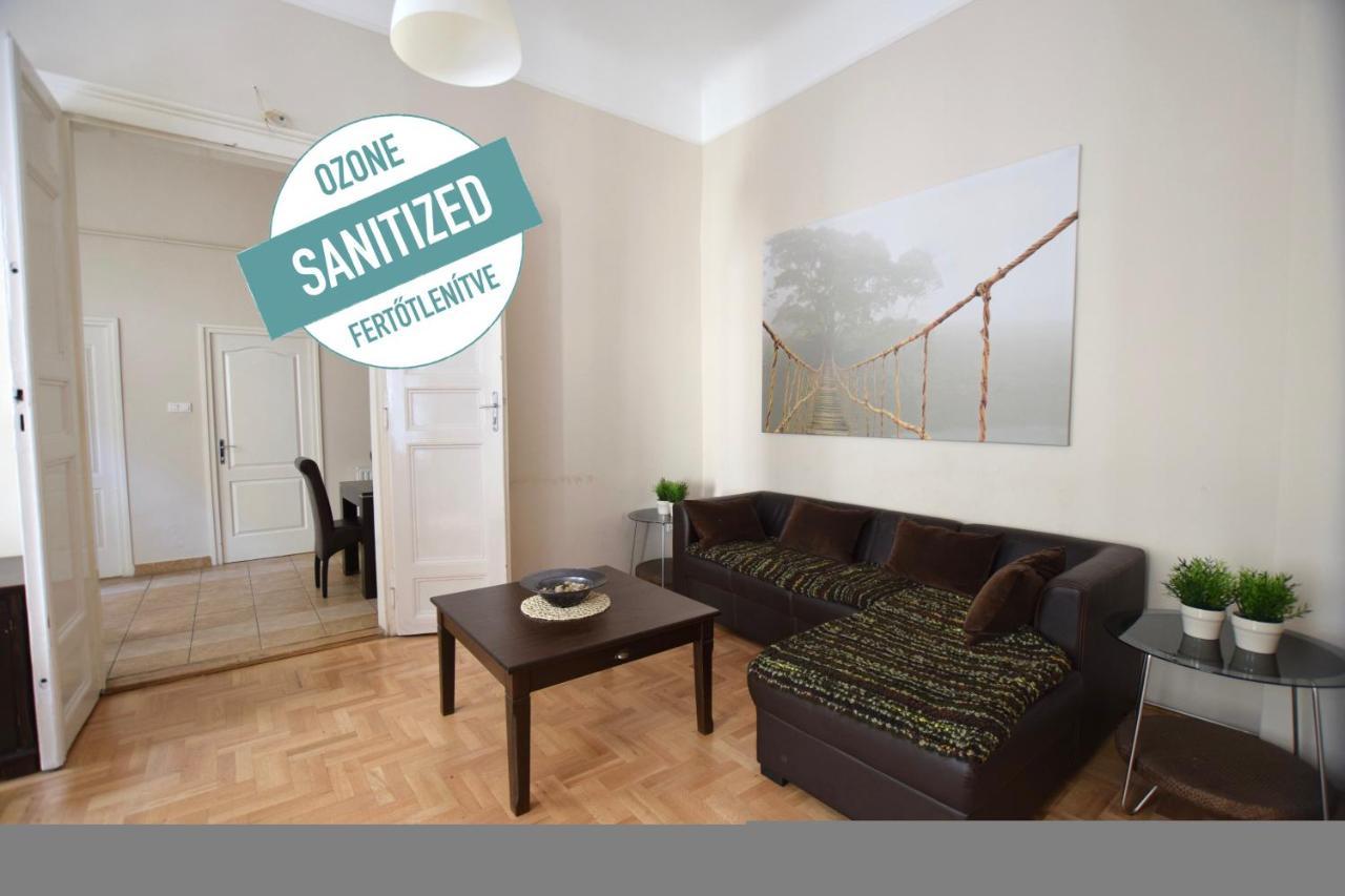 Standard Apartment By Hi5 - Muzeum 5 Boedapest Buitenkant foto